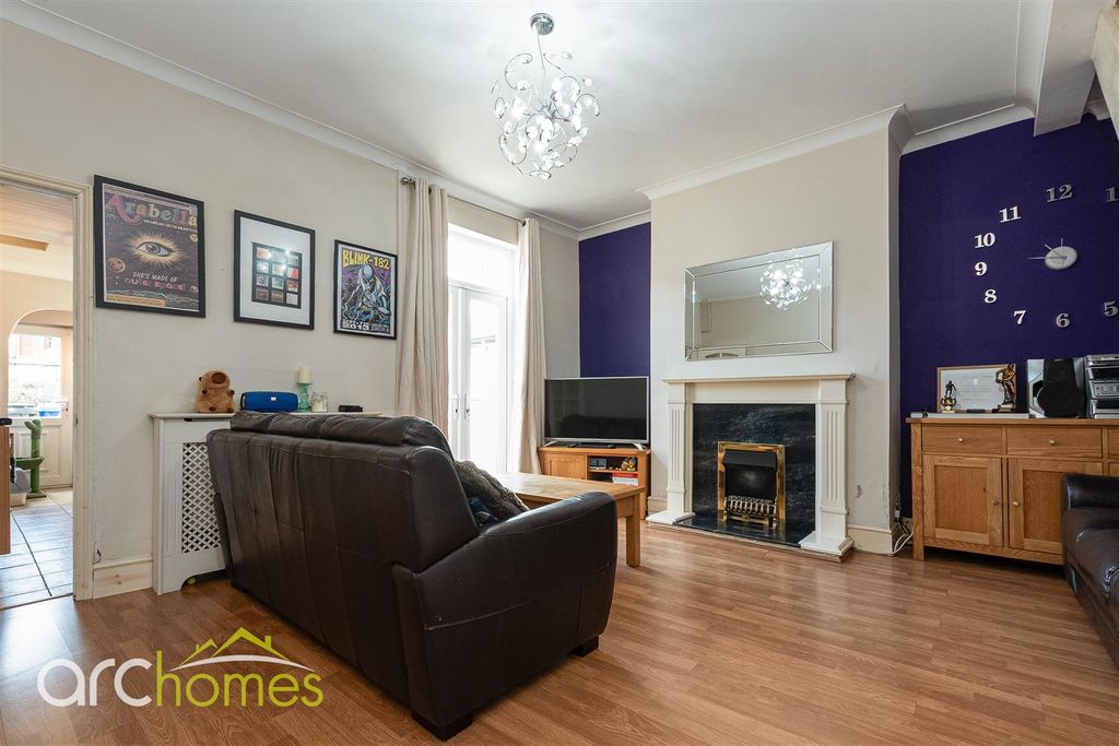 Property photo 2 of 16 Engineer St-10.Jpg