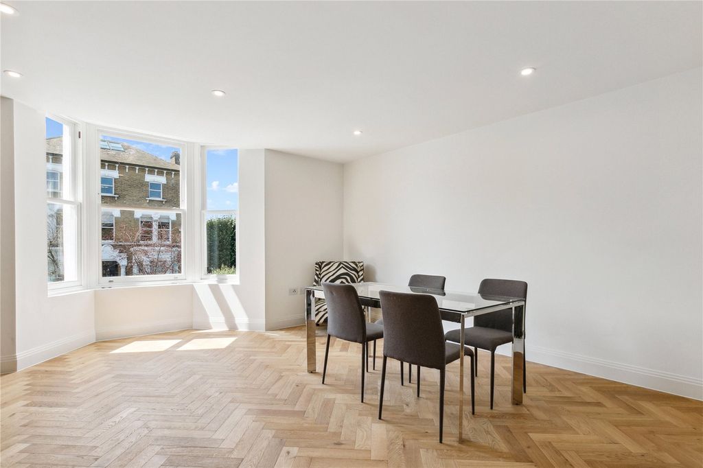 Property photo 2 of 8 Picture No. 07