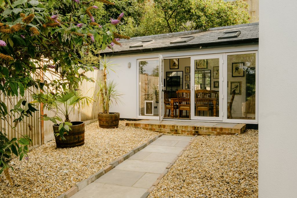 Property photo 3 of 27 Croft-Hastings-Hughendenroad-Exterior-3
