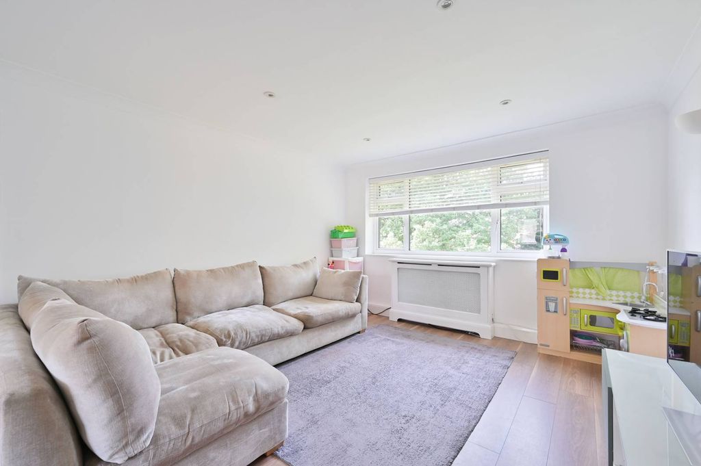 Property photo 3 of 15
