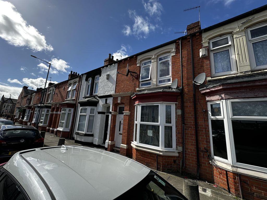 Property photo 2 of 3 81 Abingdon Road-3.Jpg