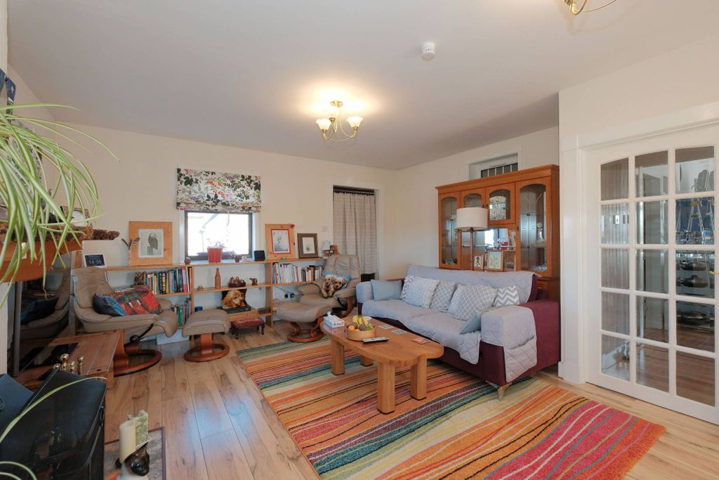 Property photo 3 of 30