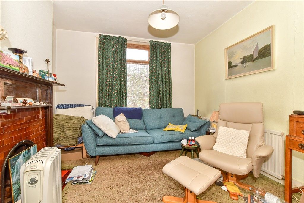 Property photo 3 of 10 Lounge