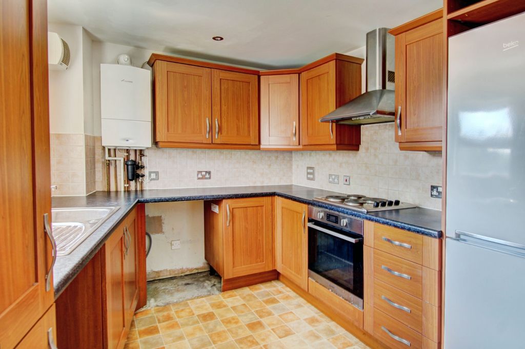Property photo 3 of 15 Kitchen Suite