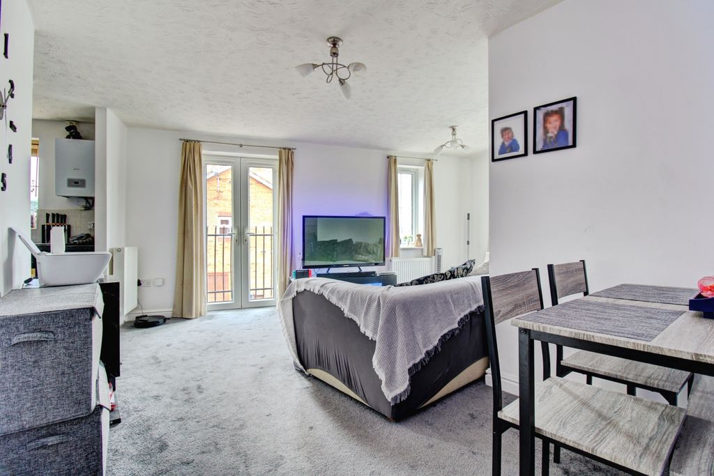Property photo 2 of 16 Open Plan Living