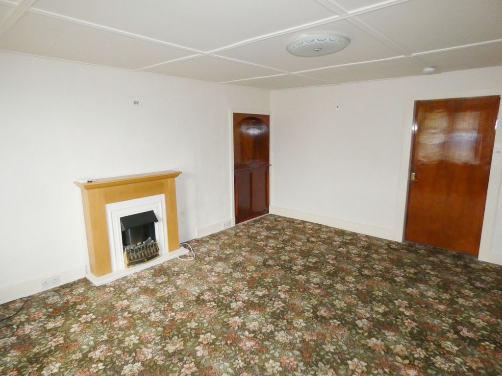 Property photo 3 of 27