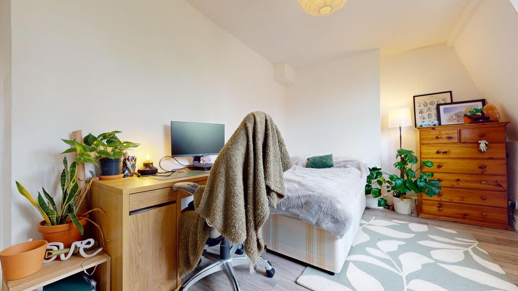 Property photo 3 of 19 Iy