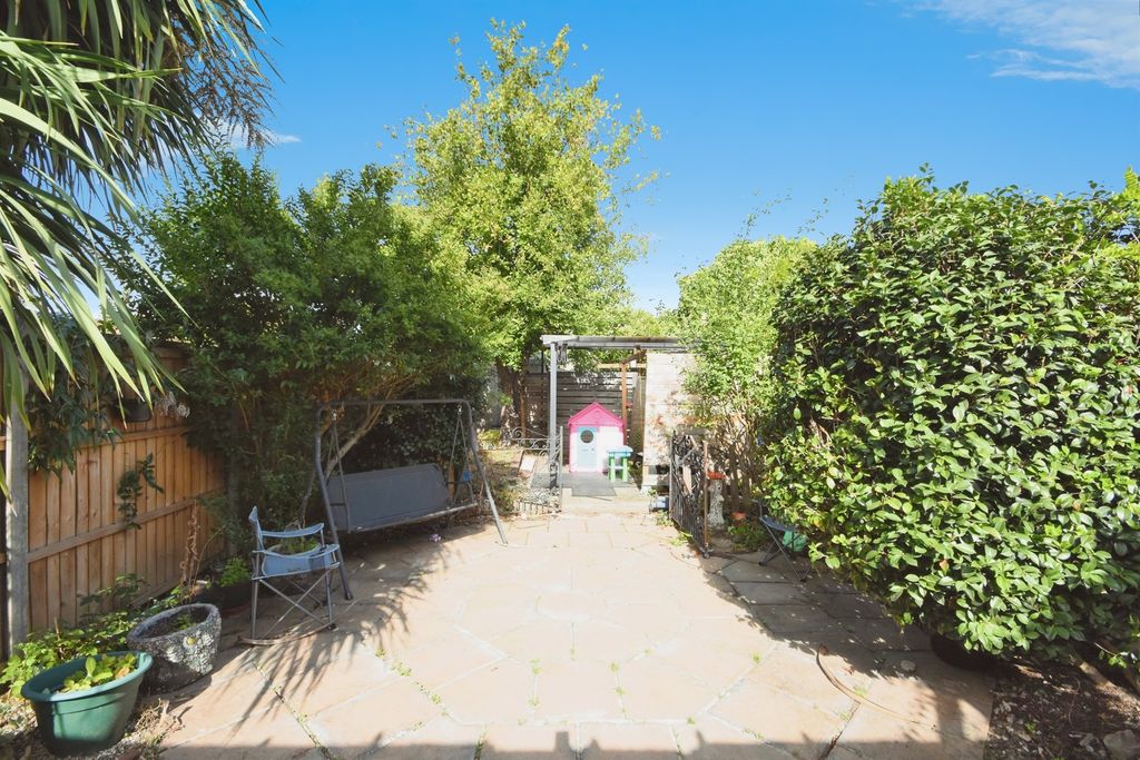 Property photo 2 of 16