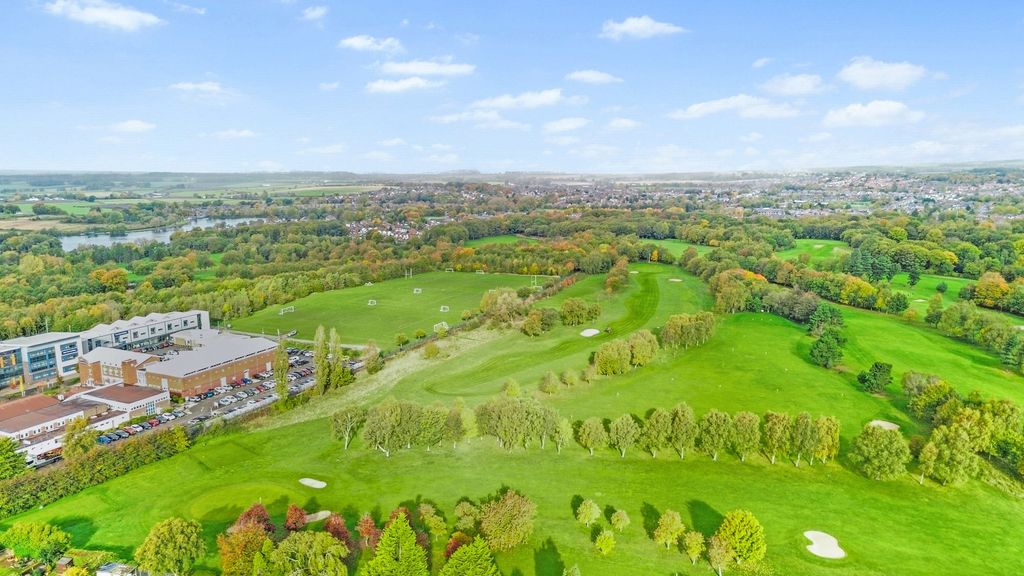 Property photo 2 of 29