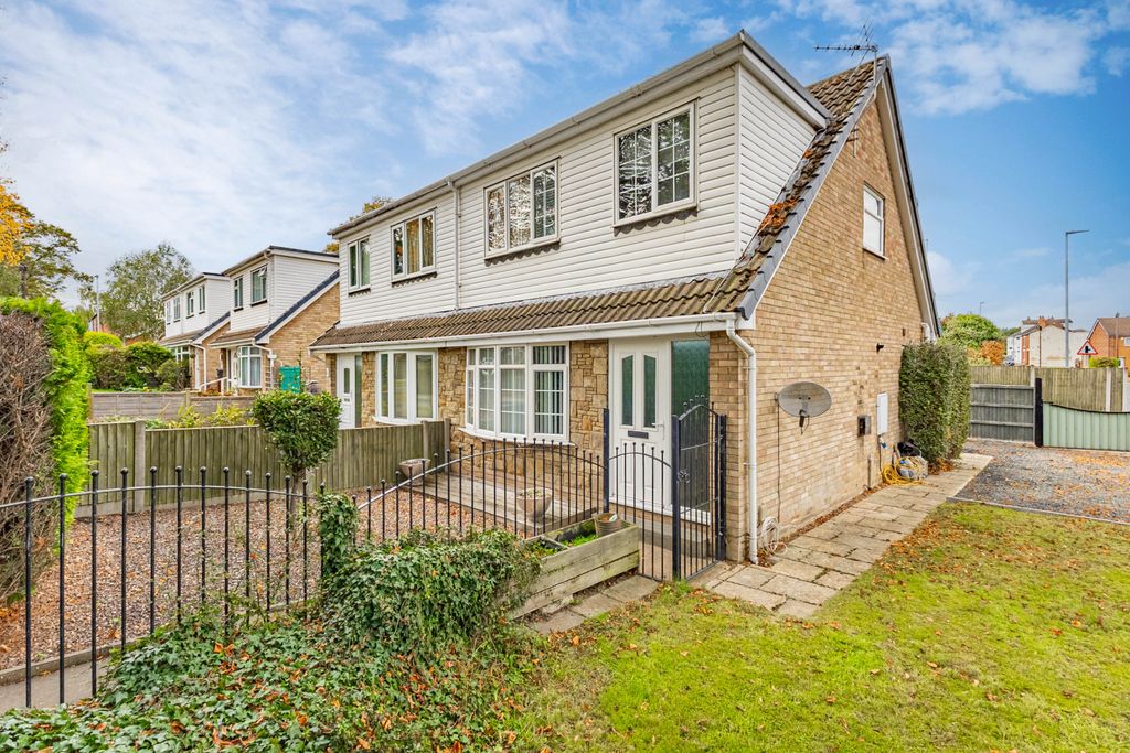 Property photo 1 of 18 3 Bedroom Semi Detached For Sale