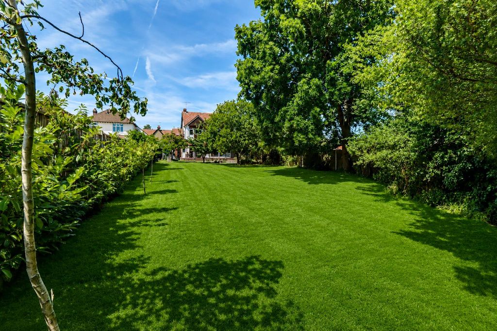 Property photo 2 of 41