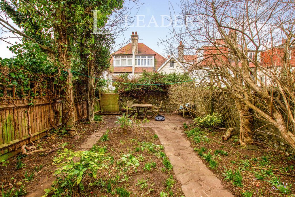 Property photo 3 of 9 5E6E3838-812A-4F74-8