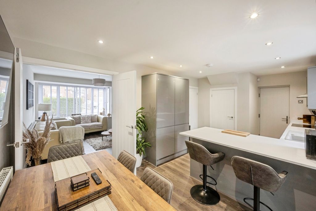 Property photo 3 of 17 Photo