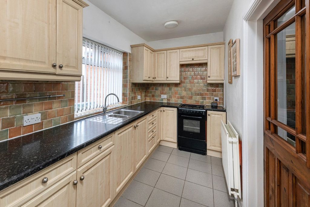 Property photo 3 of 10 Picture No. 06
