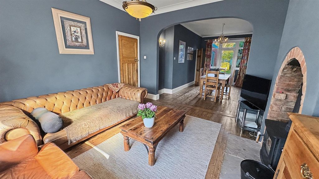 Property photo 3 of 35 Living/Dining Room