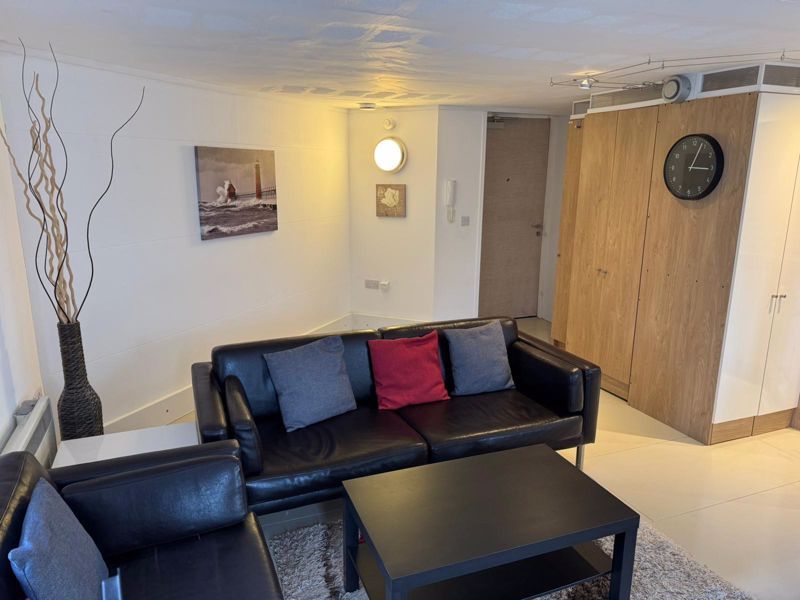 Property photo 3 of 11 Photo 2