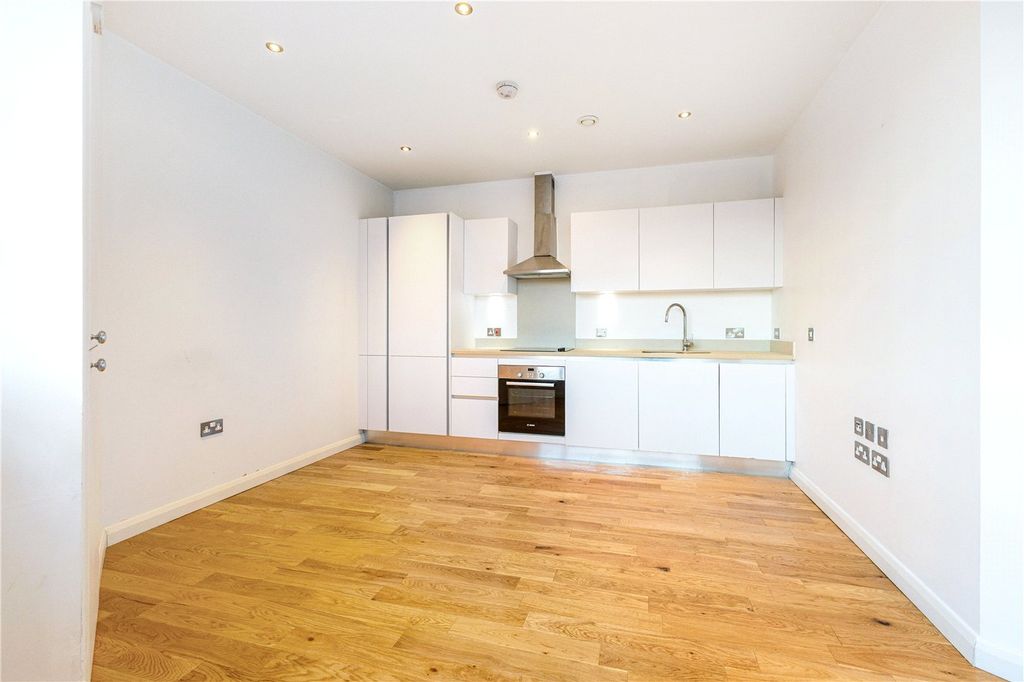 Property photo 3 of 20 Picture No. 10