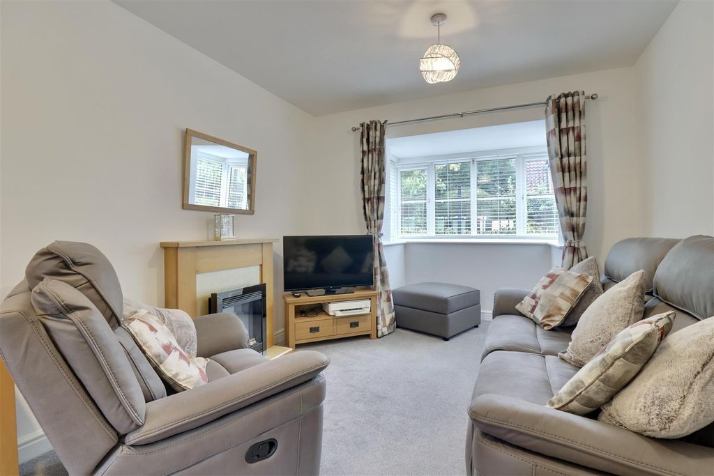 Property photo 3 of 17 798E4813-Cad2-43B7-Bd7E-1C518C752980_1_201_A.Jpeg