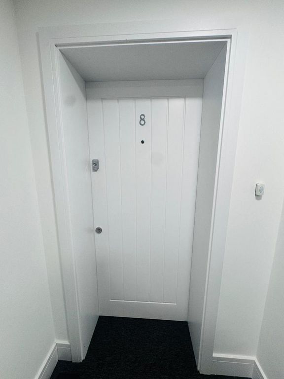 Property photo 2 of 27