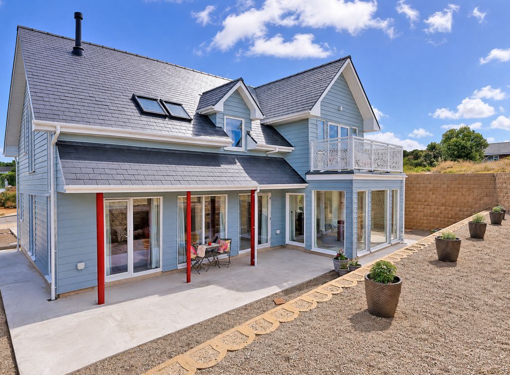 3 bed detached house for saleLe Petit Val, Alderney GY9