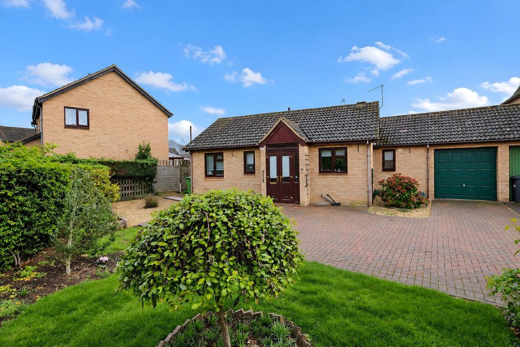 Property photo 1 of 11