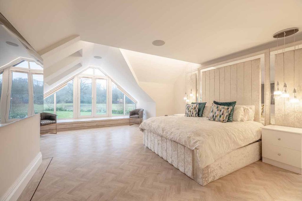 Property photo 3 of 38