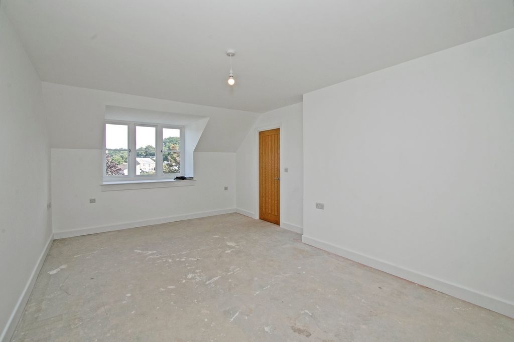 Property photo 3 of 12 Photo
