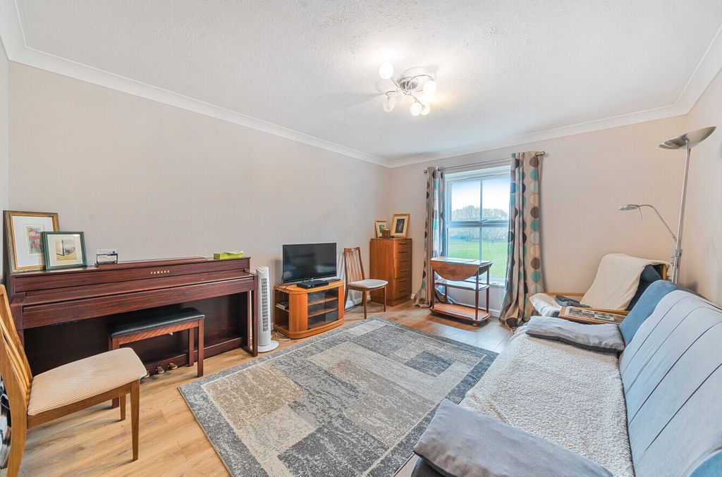 Property photo 2 of 14 Picture No. 11