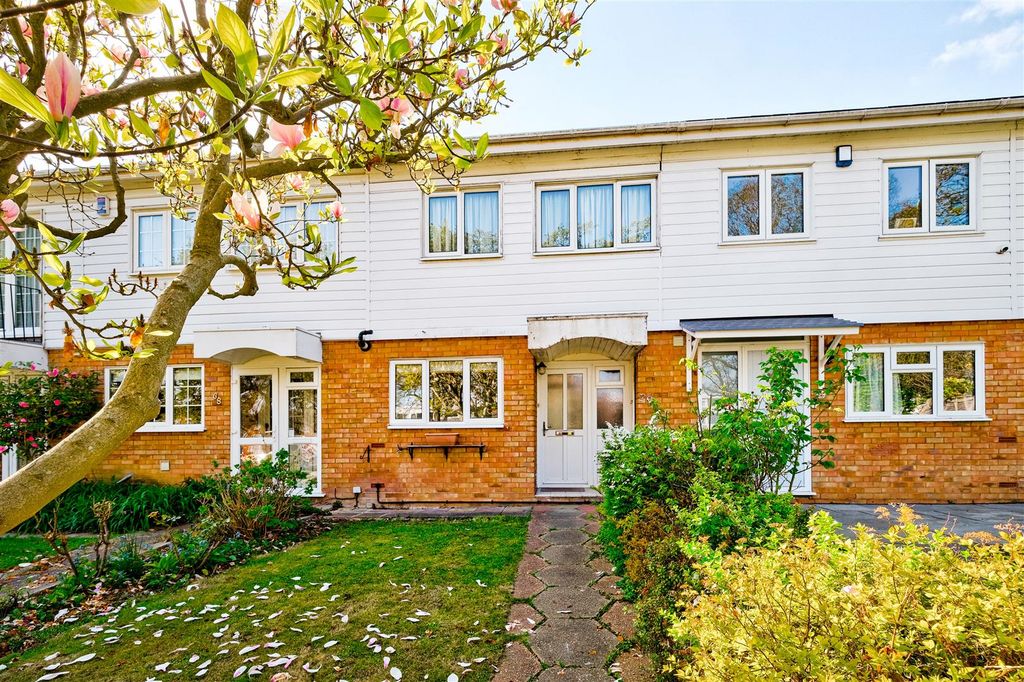 Property photo 1 of 26 70 The Drive-25.Jpg