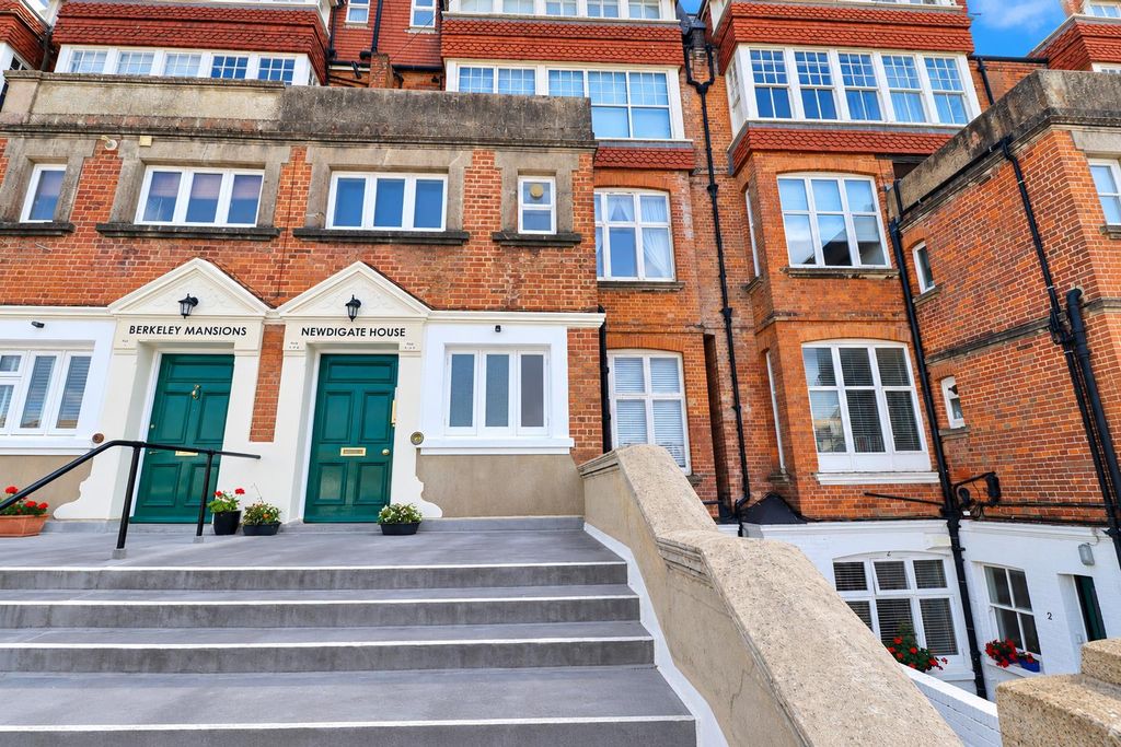 Property photo 1 of 12 8B04Ac16-0471-4F55-B48E-Eff02A77Cfaf.Png