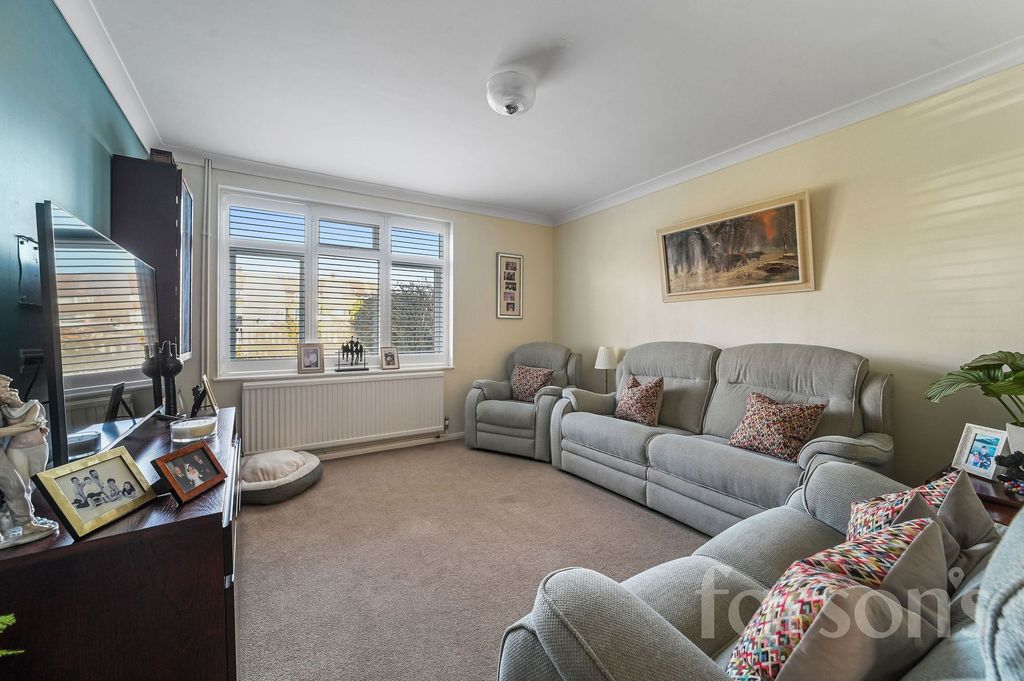 Property photo 2 of 30