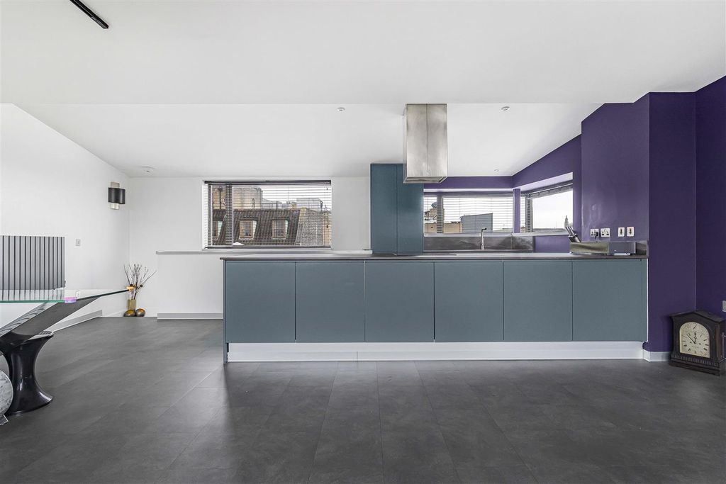 Property photo 3 of 22 2_70879.Jpg