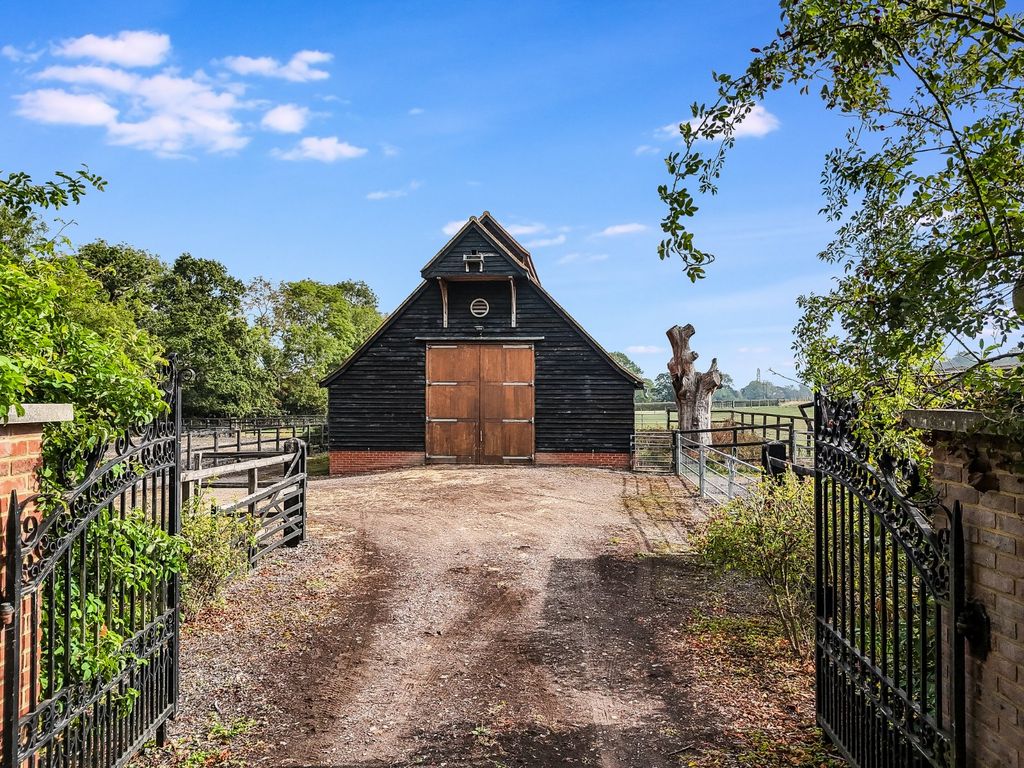 Property photo 1 of 14 Barn