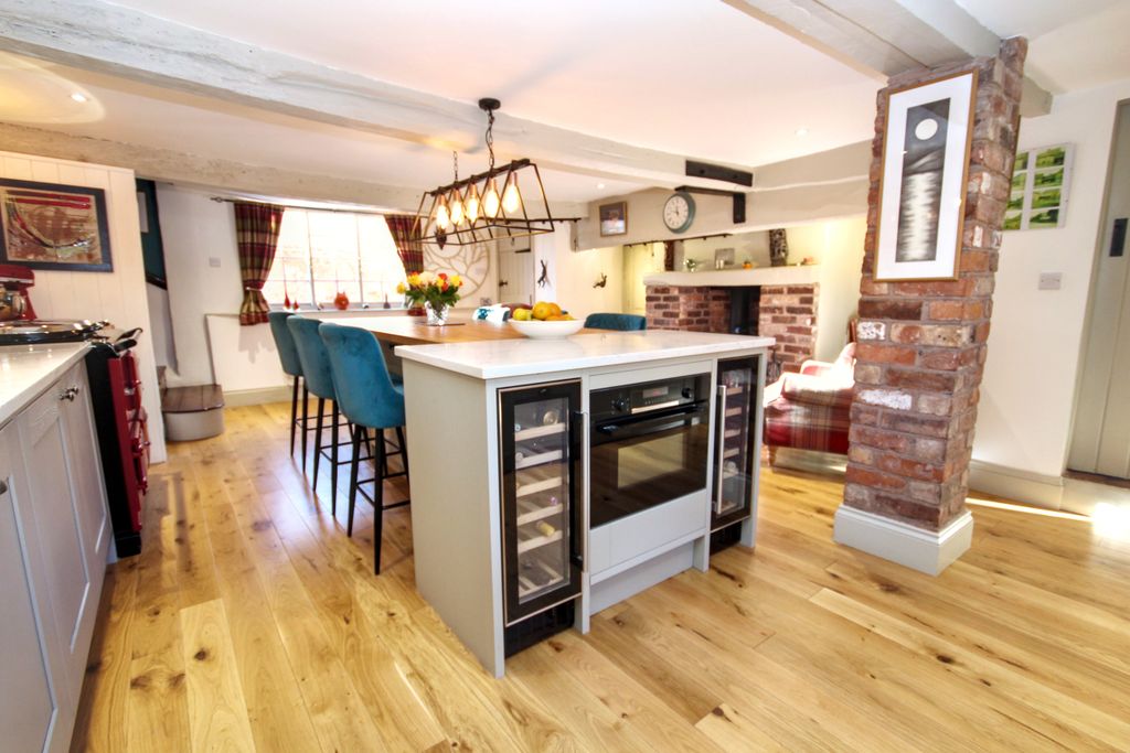 Property photo 3 of 15 Kitchen Diner