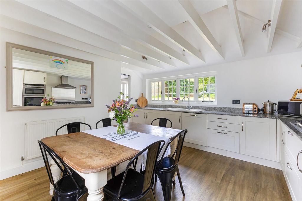 Property photo 3 of 14 Kitchen / Breakfast Room