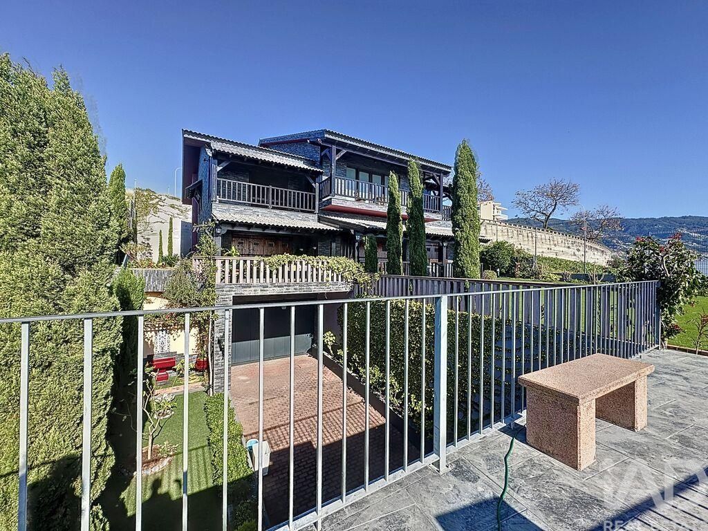 Property photo 2 of 30