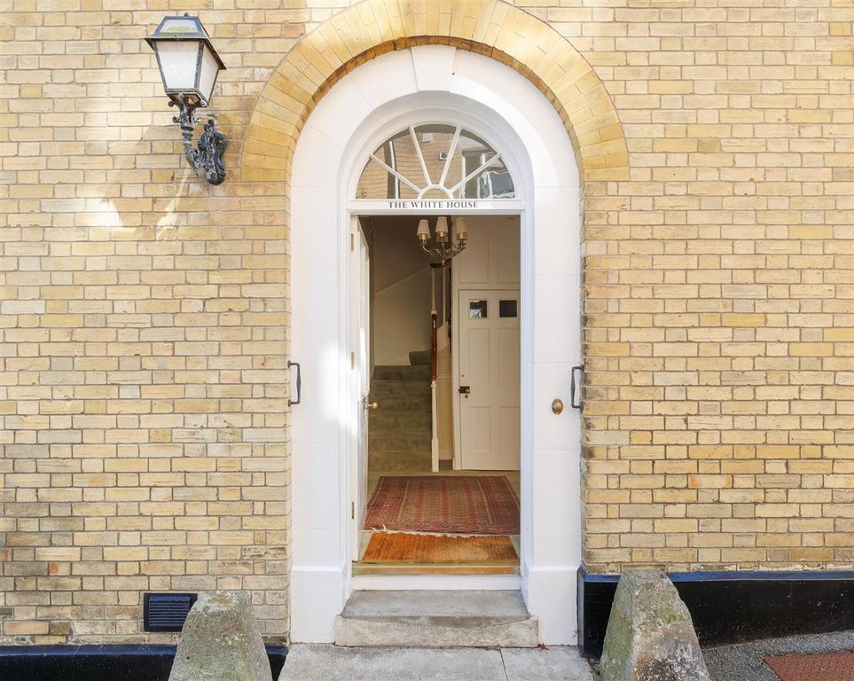 Property photo 3 of 36 Main Entrance