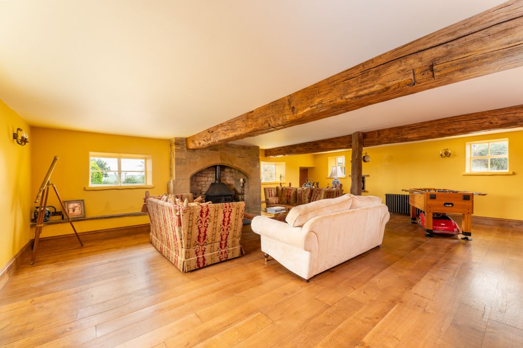 Property photo 2 of 59 Lounge