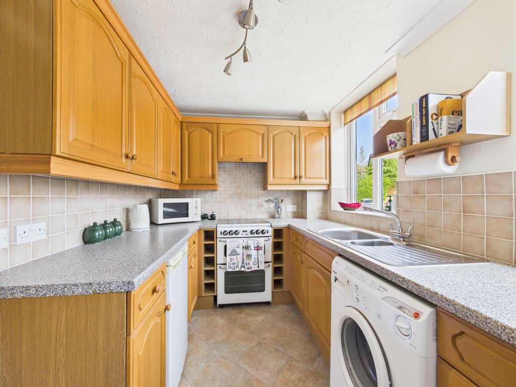 Property photo 3 of 9 Cam01354G0-Pr0576-Still008