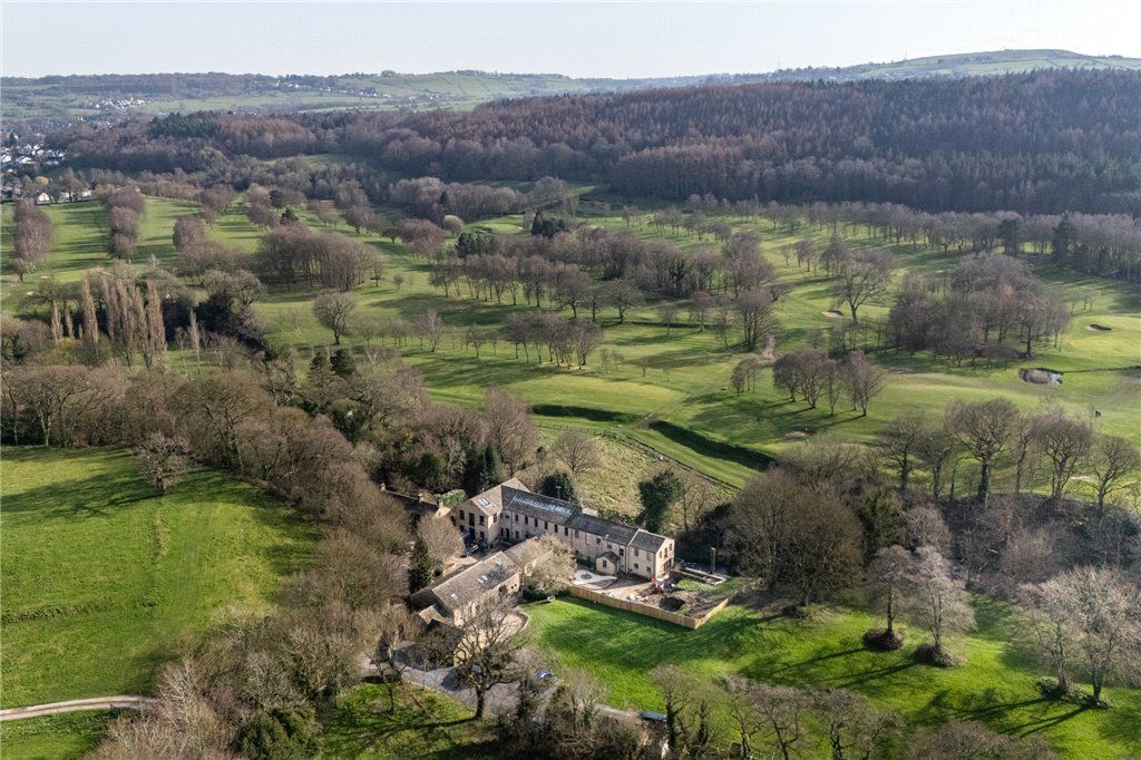 Property photo 2 of 31 Setting