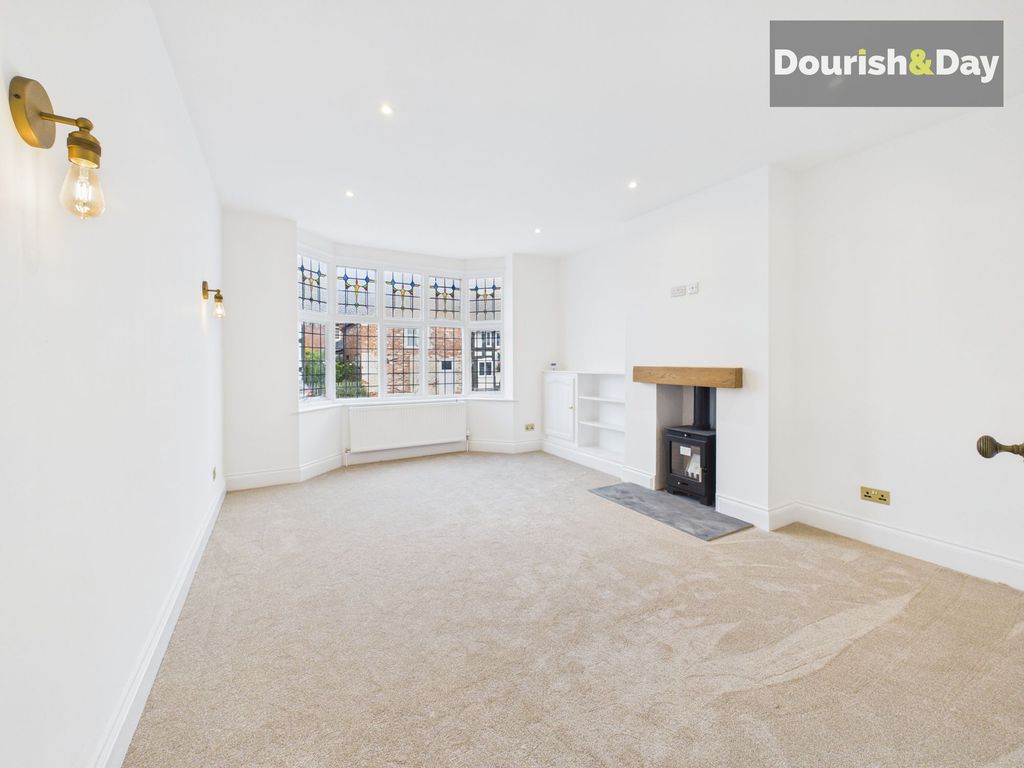 Property photo 3 of 33