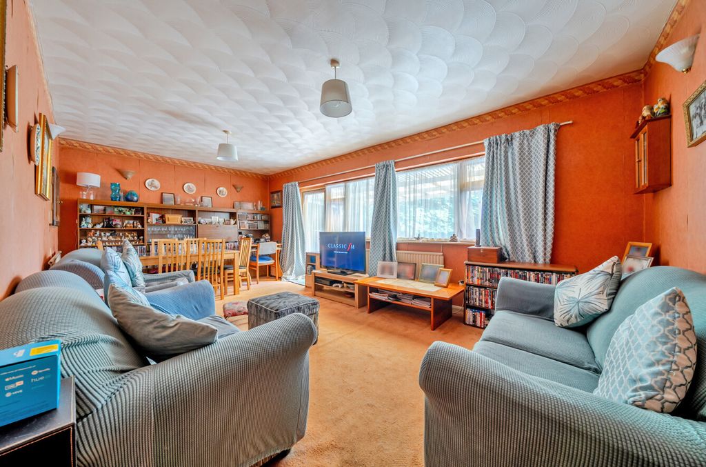 Property photo 2 of 19 1481324-13-6A3A60...