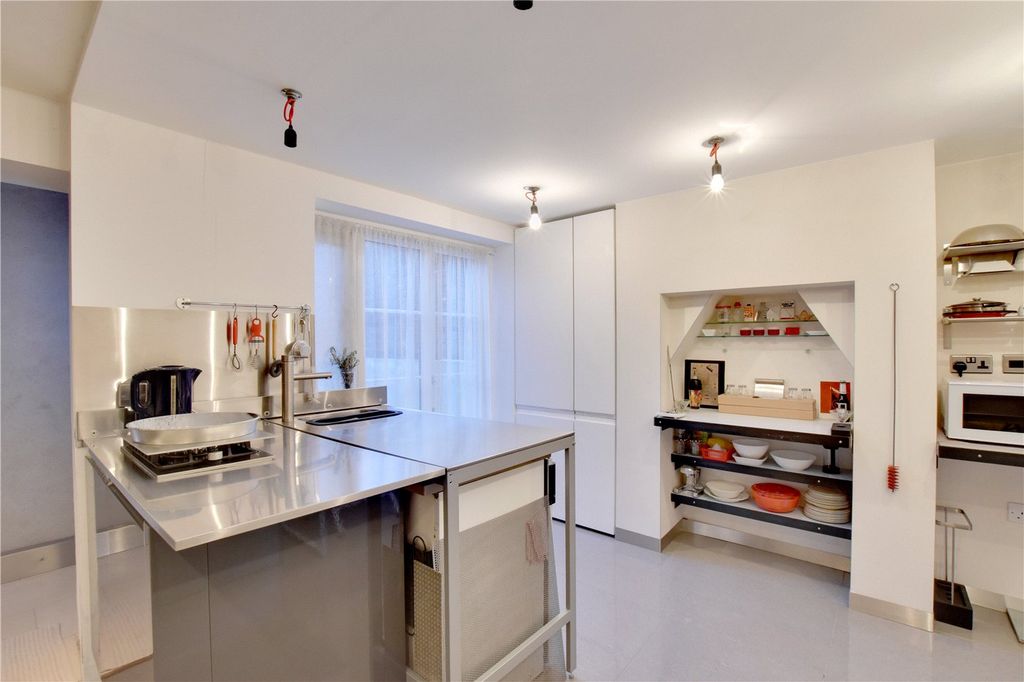 Property photo 3 of 16 Picture No. 23