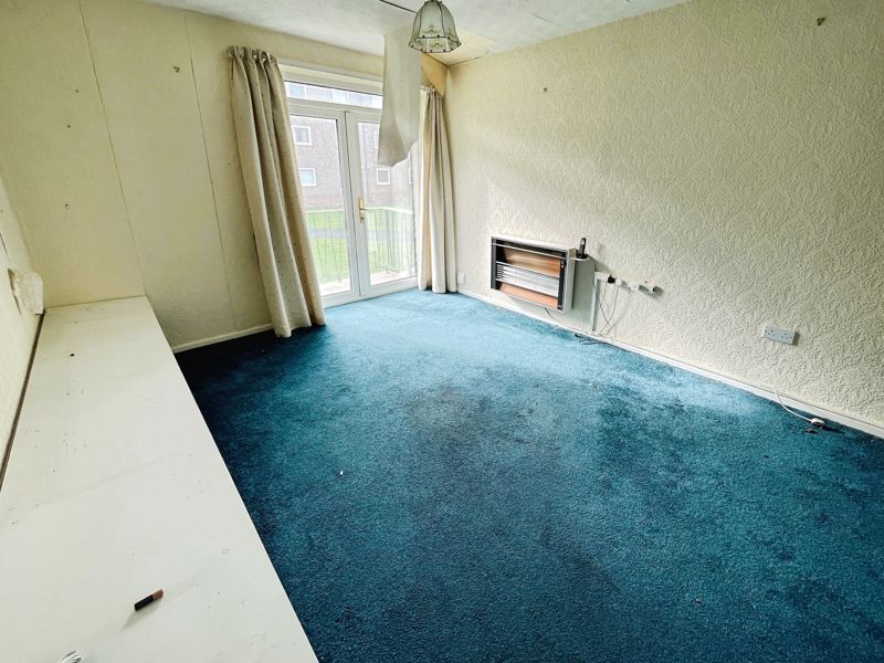 Property photo 3 of 12 Lounge