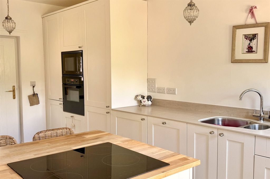 Property photo 3 of 13 Kitchen