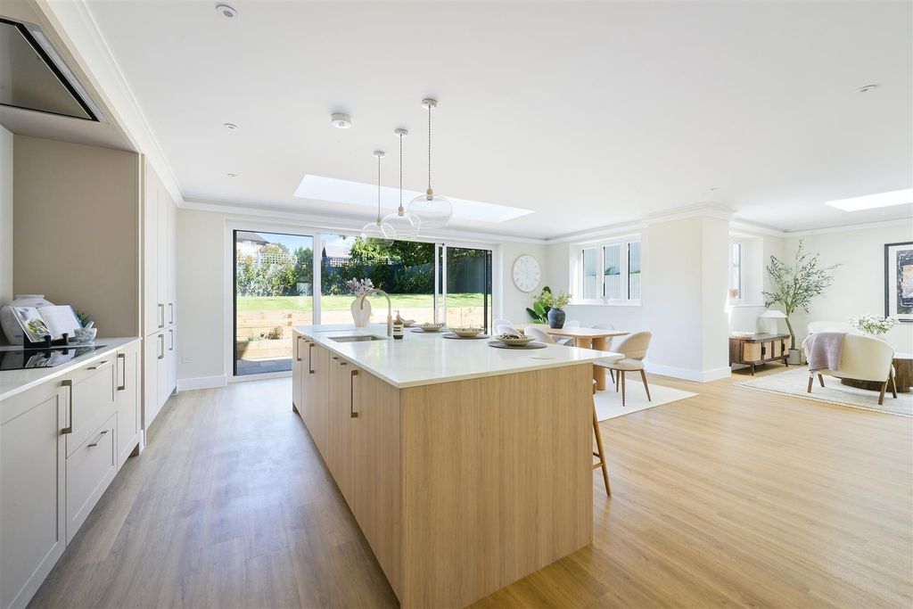Property photo 2 of 38 Loveall House - (26).Jpg