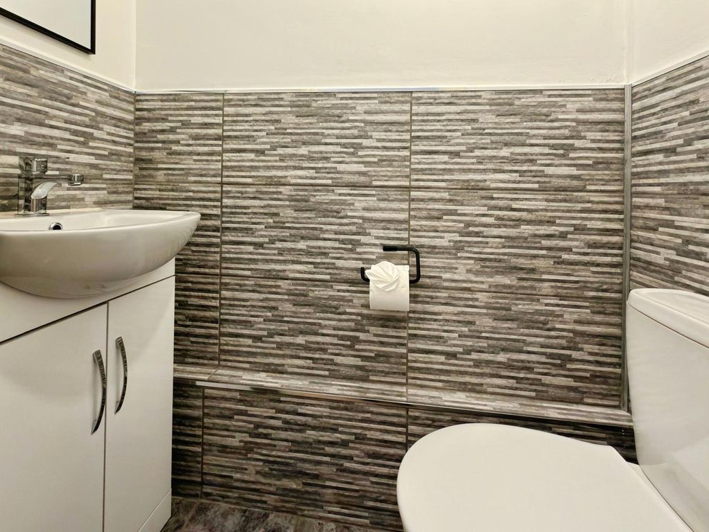 Property photo 3 of 26