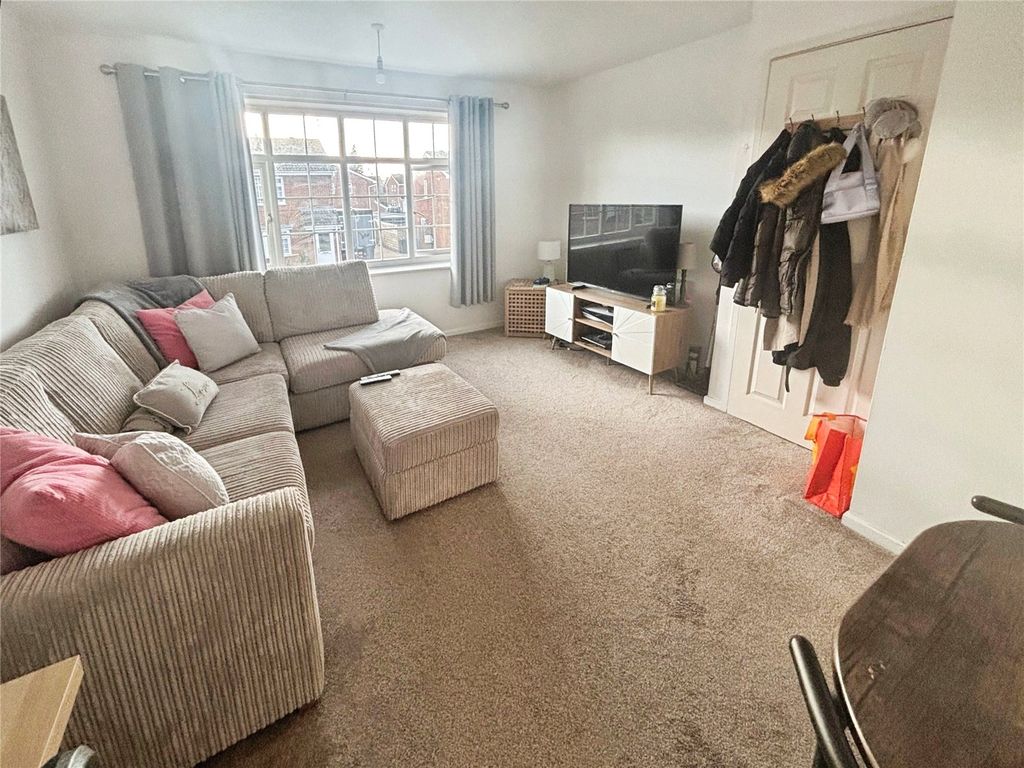 Property photo 3 of 6 Lounge/Dining Room