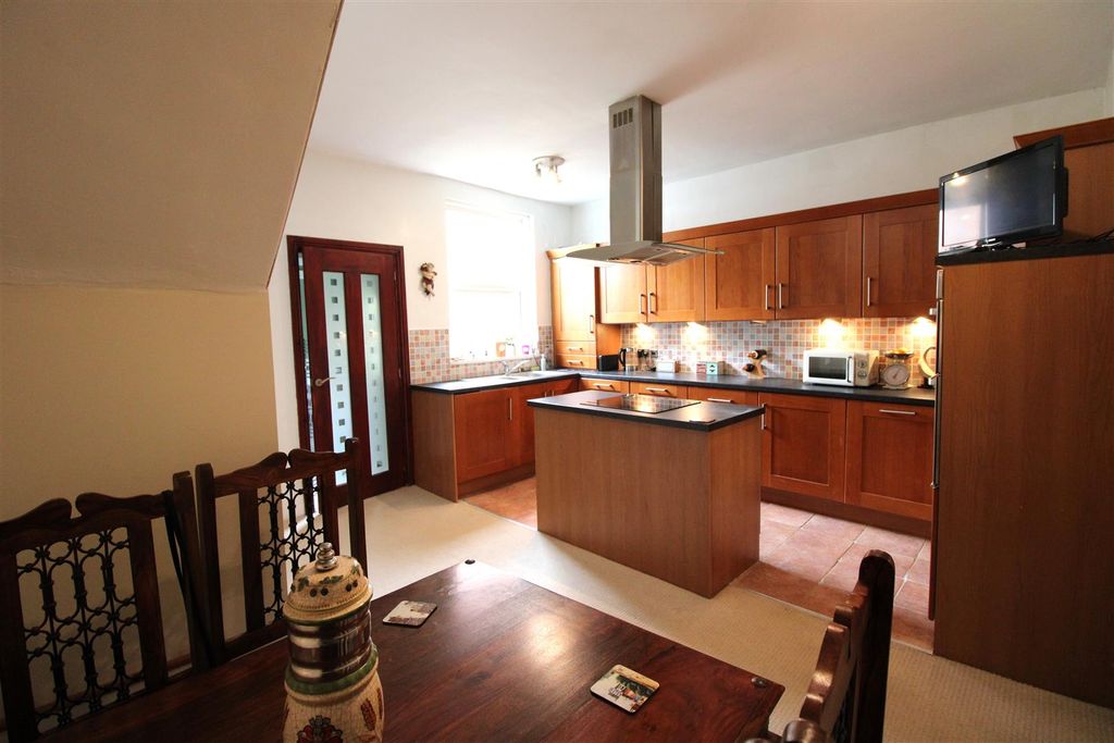 Property photo 2 of 9 B.Ki.Jpg