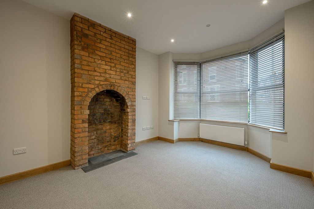 Property photo 2 of 29